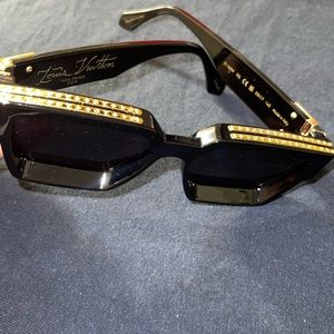 * AUTHENTIC * Only worn 3 times!